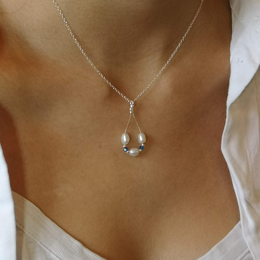 The Drop – Triple Pearl Pendant with Crystals