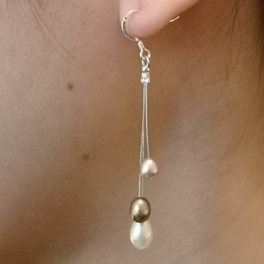 Shooting Stars Earrings – Three Pearls on Silver Hooks
