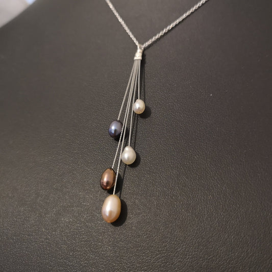 Shooting Stars Necklace – Five Pearls on Silver Chain