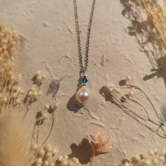 Happy Pearls – Rice Pearl & Crystal Pendant Necklace