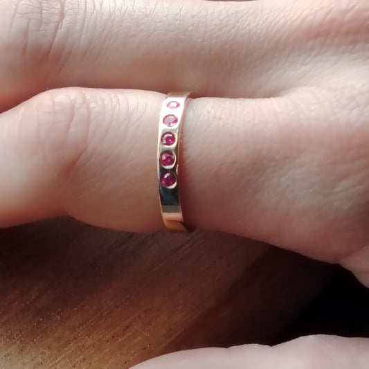 Brilliance Ring with Pink Sapphires in 9ct Yellow Gold