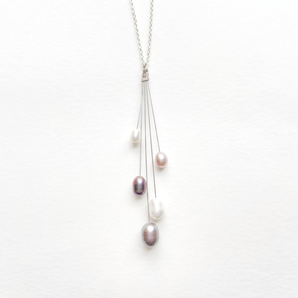 Shooting Stars Necklace – Five Pearls on Silver Chain