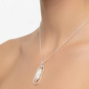 Asteroid Belt Necklace – Biwa Pearl in Silver setting