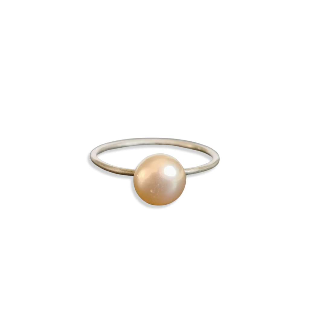 Solitaire Ring – Sterling Silver with Mabe Pearl