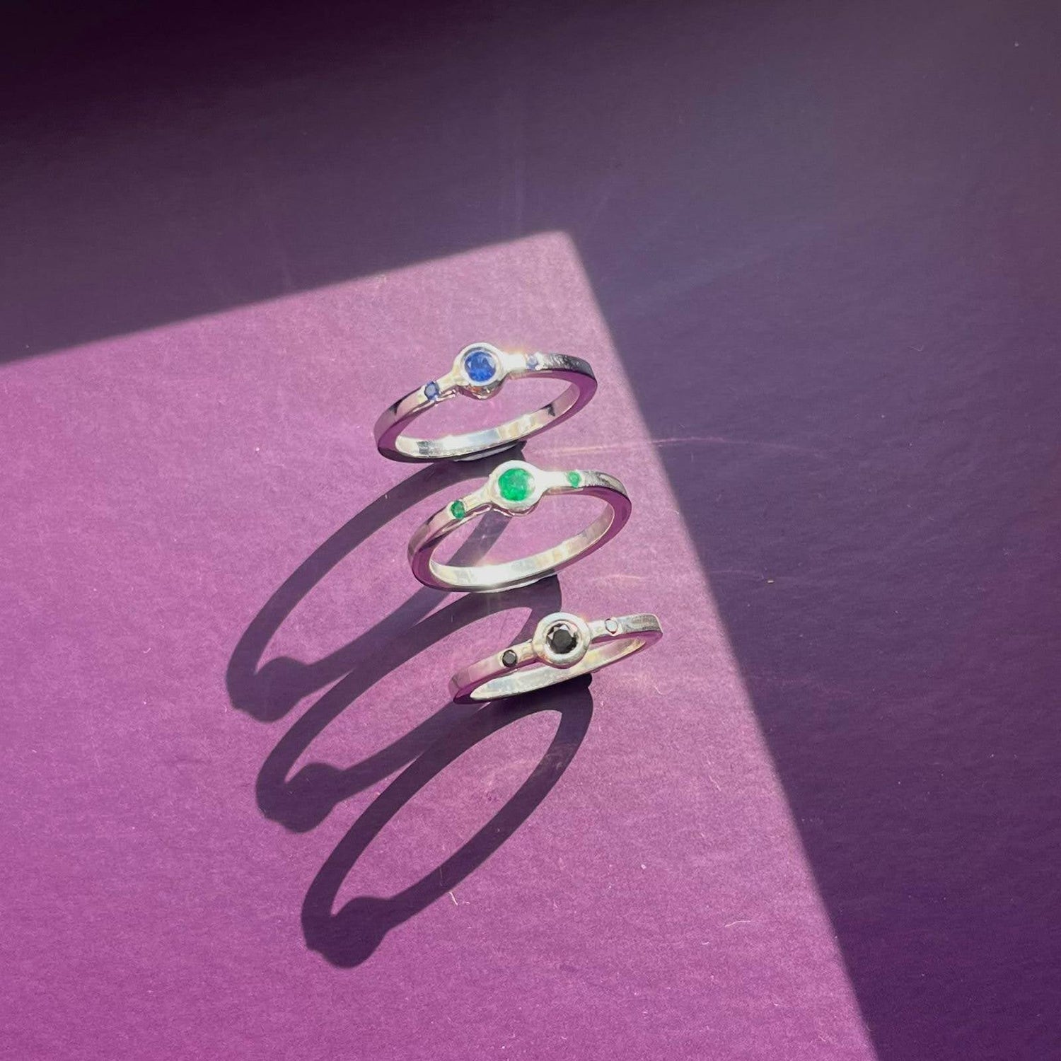 Triptic gemstone rings