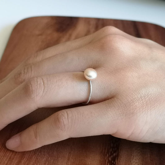 Solitaire Ring – Sterling Silver with Mabe Pearl