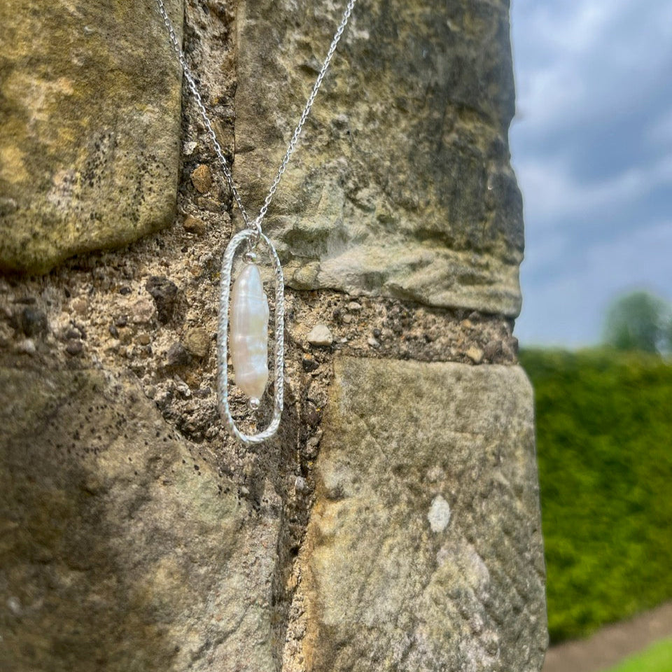 Asteroid Belt Necklace – Biwa Pearl in Silver setting